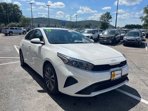 Used 2023 Kia Forte LXS FWD image 6