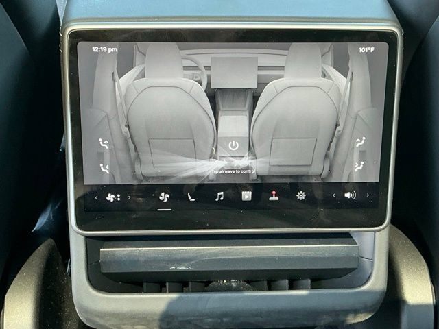 Used 2026 Tesla Model Y 2WD image 17