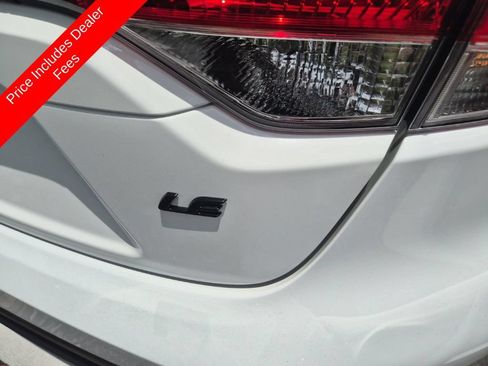 Used 2024 Toyota Corolla LE FWD image 4