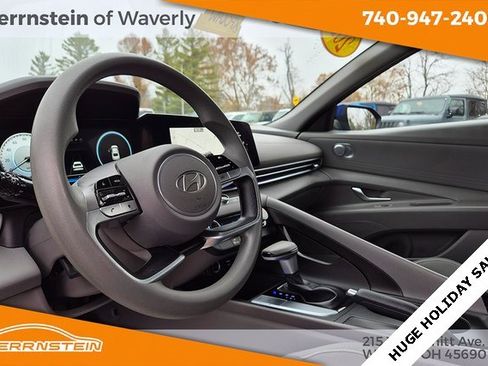 Used 2024 Hyundai Elantra SEL image 19