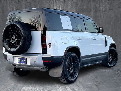 Used 2025 Land Rover Defender 110 S image 6