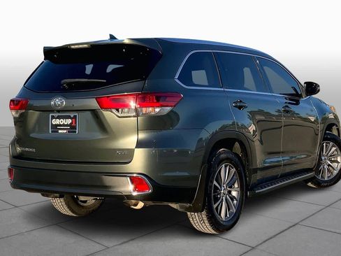 Used 2018 Toyota Highlander XLE image 12