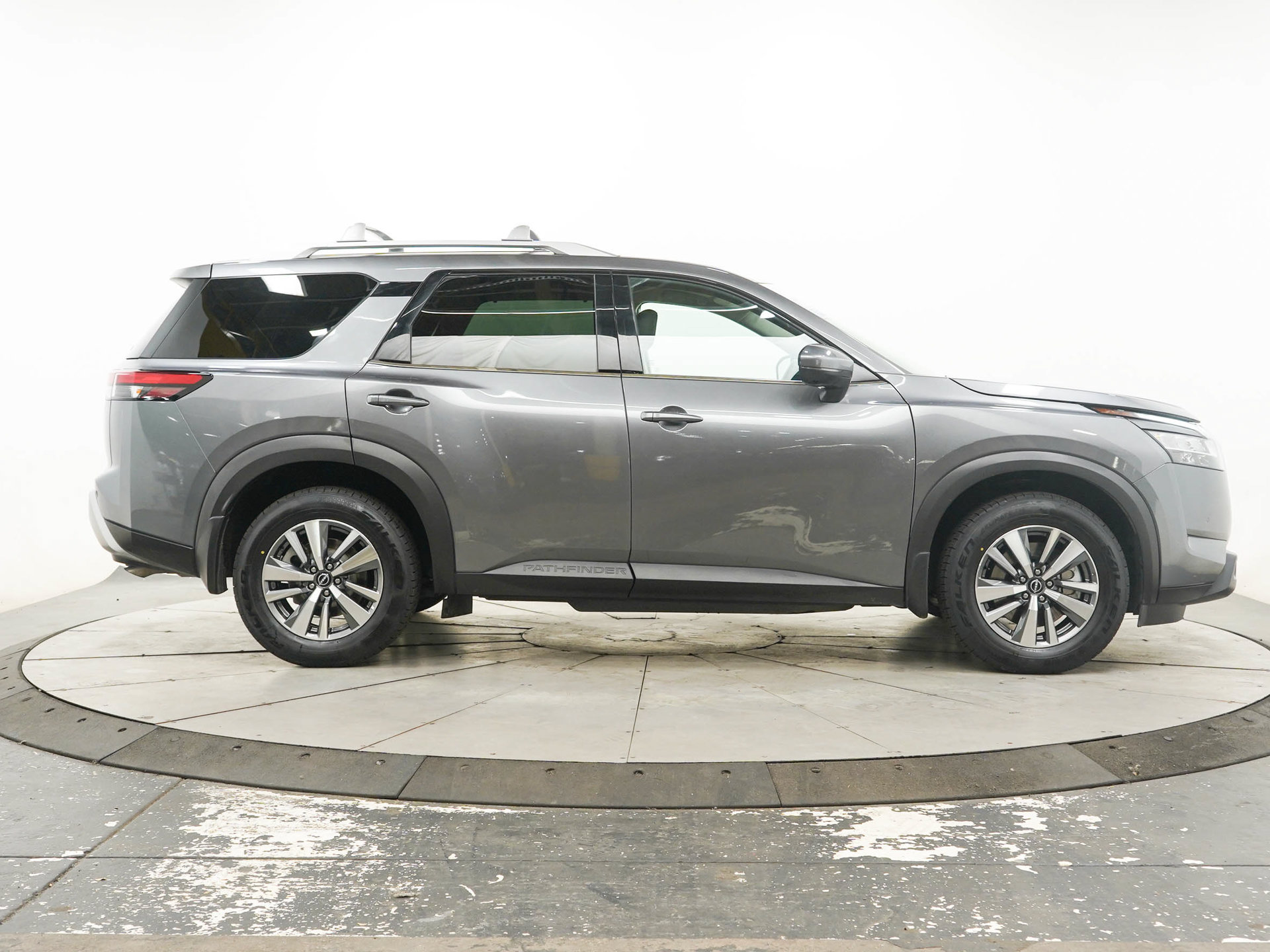 Used 2024 Nissan Pathfinder SL AWD/4WD image 6