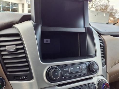 Used 2018 GMC Yukon SLT image 16