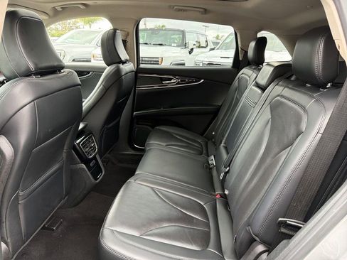 Used 2023 Lincoln Nautilus Reserve AWD/4WD image 25