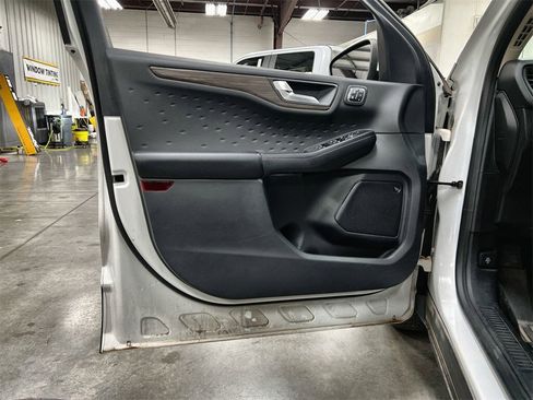 Used 2020 Ford Escape Titanium w/ Titanium Premium Package 2.0 image 15