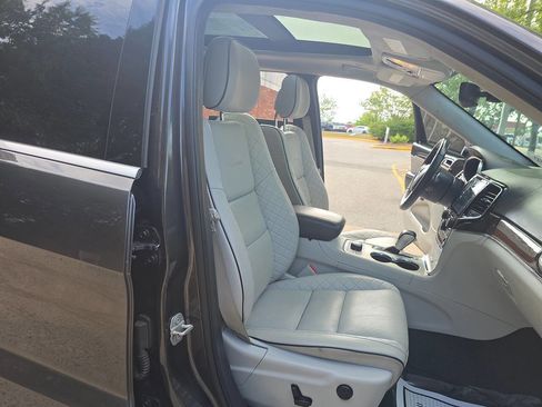 Used 2019 Jeep Grand Cherokee Summit AWD/4WD image 11