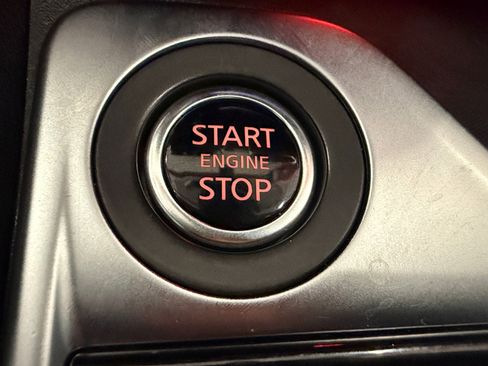 Used 2023 Nissan Sentra SR w/ Midnight Edition Package image 32