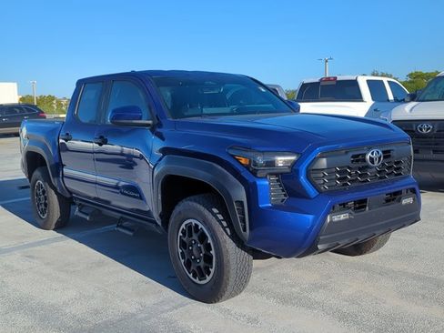 Used 2024 Toyota Tacoma TRD Off-Road image 3