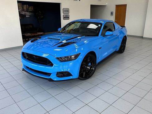 Used 2017 Ford Mustang GT Premium w/ Black Accent Package RWD image 1