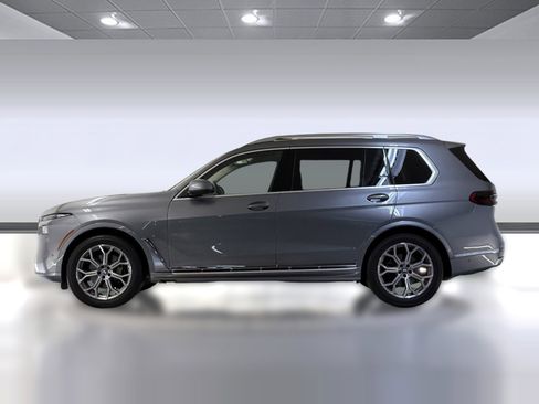 Used 2024 BMW X7 xDrive40i w/ Premium Package AWD/4WD image 2