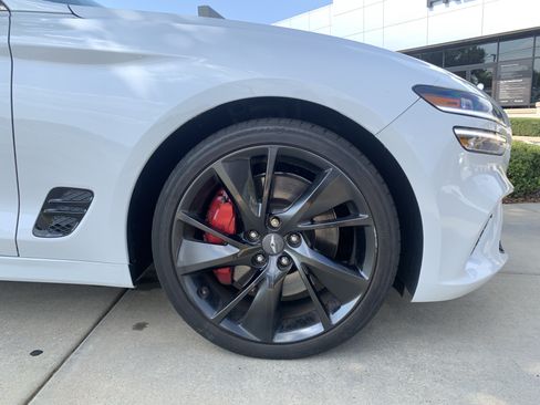 Used 2022 Genesis G70 3.3T RWD image 13