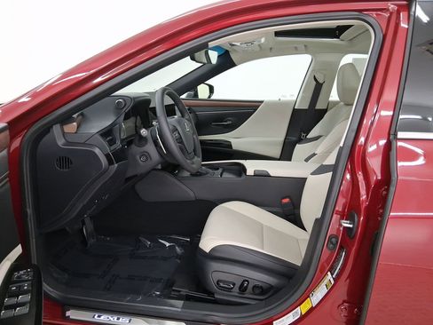 New 2025 Lexus ES 350 w/ Premium Package image 5
