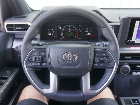 New 2026 Toyota 4Runner SR5 AWD/4WD image 3