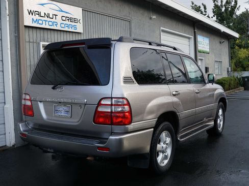 Used 2004 Toyota Land Cruiser image 20