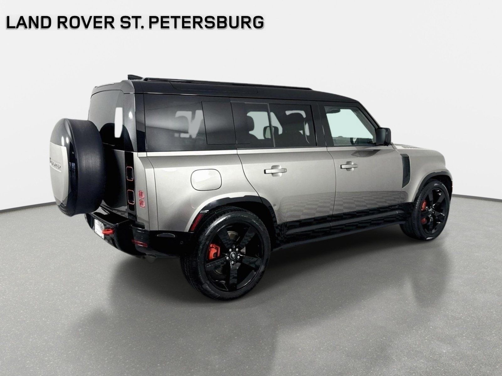 Used 2025 Land Rover Defender 110 X AWD/4WD image 5