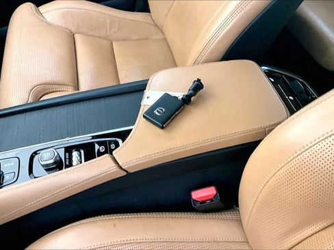 Used 2021 Volvo XC90 T8 Inscription w/ Protection Package Premier image 13