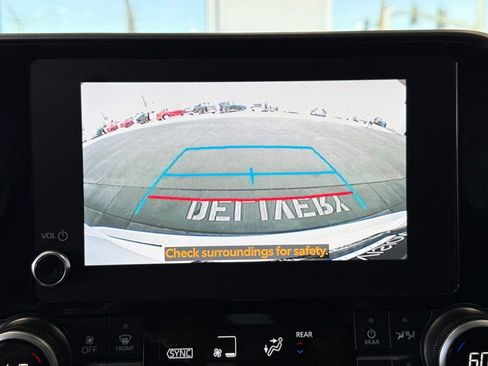 Used 2023 Toyota Highlander XLE image 31