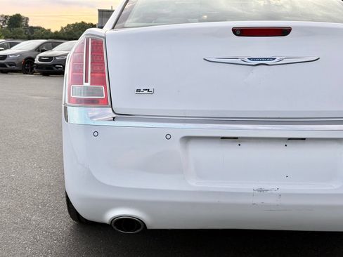 Used 2014 Chrysler 300 C RWD image 14