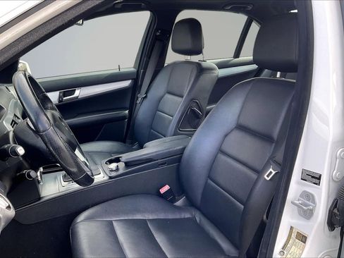 Used 2013 Mercedes-Benz C 250 Sedan image 24