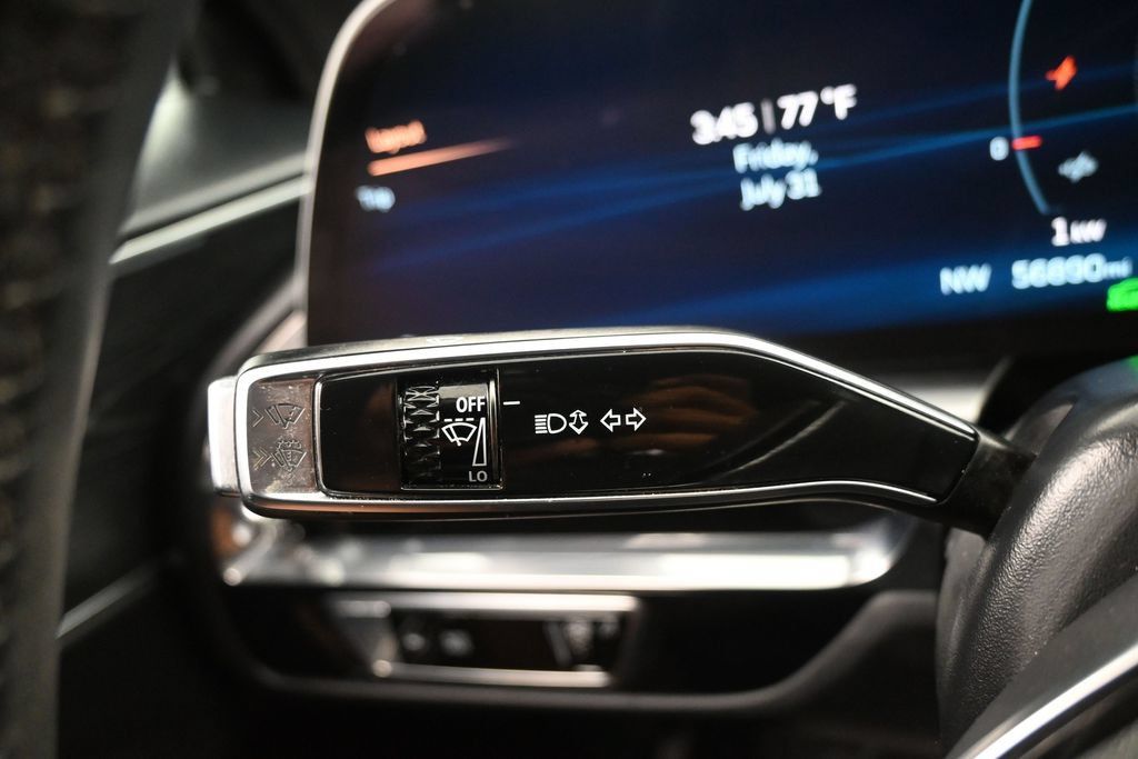 Used 2024 Cadillac Lyriq Luxury RWD image 15