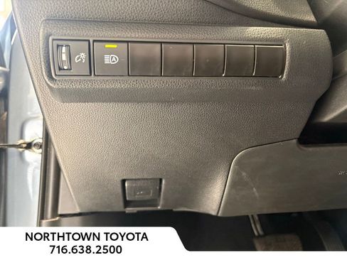 Used 2024 Toyota Corolla SE FWD image 12