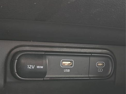 Used 2025 Kia Sportage LX FWD image 15