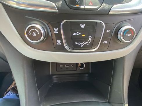 Used 2023 Chevrolet Equinox LS w/ LS Convenience Package AWD/4WD image 26