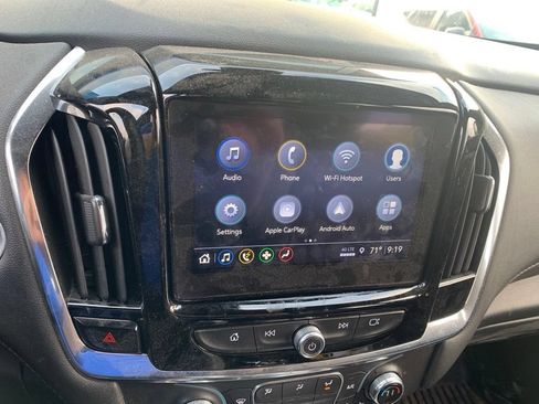 Used 2023 Chevrolet Traverse LT AWD/4WD image 10