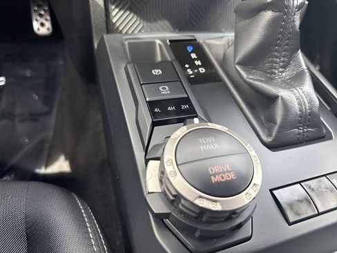 Used 2025 Toyota Tacoma TRD Sport AWD/4WD image 22