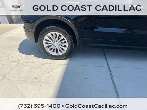 Certified 2024 Cadillac XT4 Luxury w/ Cold Weather Package FWD image 6
