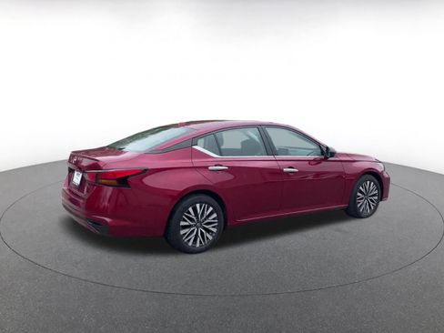 Used 2025 Nissan Altima 2.5 SV image 14