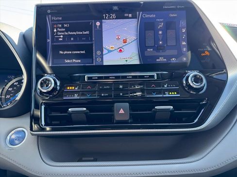 Used 2021 Toyota Highlander Platinum image 22