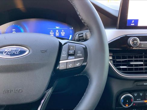 Certified 2022 Ford Escape SEL w/ Technology Package image 24