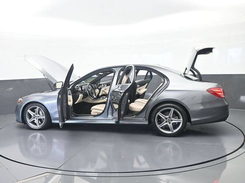 Used 2019 Mercedes-Benz E 300 image 76