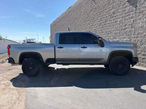 Used 2025 Chevrolet Silverado 2500 ZR2 w/ Technology Package AWD/4WD image 2