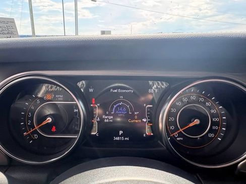 Used 2023 Jeep Wrangler Unlimited Sahara w/ Cold Weather Group AWD/4WD image 23