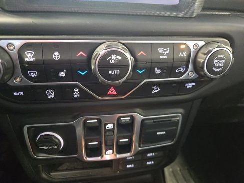 Used 2018 Jeep Wrangler Unlimited Sahara w/ Dual Top Group image 15