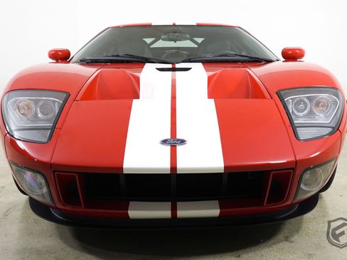 Used 2005 Ford GT image 3