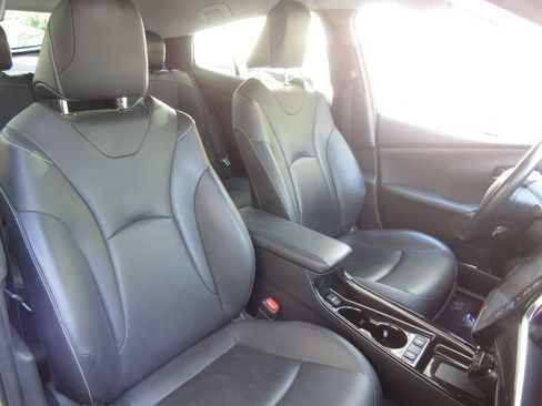 Used 2021 Toyota Prius Prime Limited FWD image 22