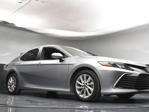 Used 2024 Toyota Camry LE w/ Convenience Package FWD image 30