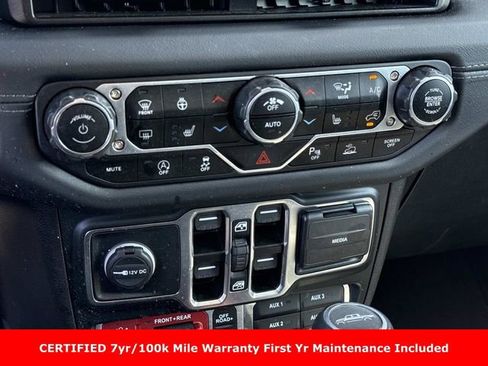 Used 2024 Jeep Gladiator Rubicon w/ Safety Group AWD/4WD image 24