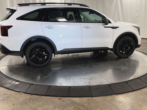 New 2026 Kia Sorento SX image 9