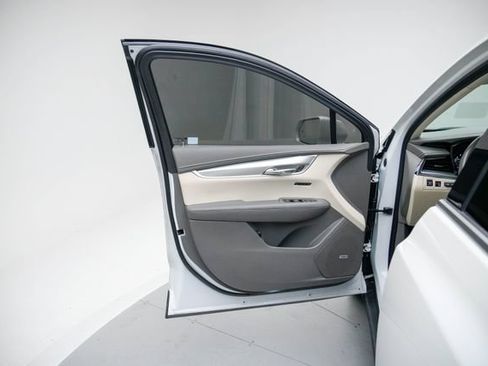 Used 2020 Cadillac XT5 Premium Luxury FWD image 21