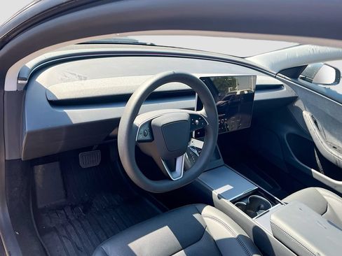 Used 2025 Tesla Model 3 Long Range RWD image 9