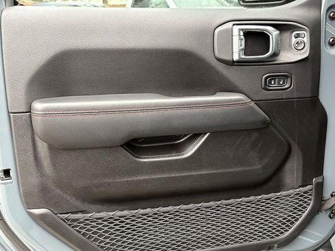 Used 2025 Jeep Gladiator Rubicon image 16