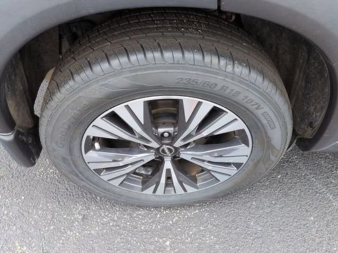 Used 2023 Nissan Rogue SV w/ SV Premium B Package FWD image 9