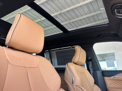 Used 2025 Jeep Grand Cherokee L Summit image 18