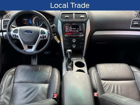 Used 2014 Ford Explorer XLT w/ Equipment Group 202A AWD/4WD image 17