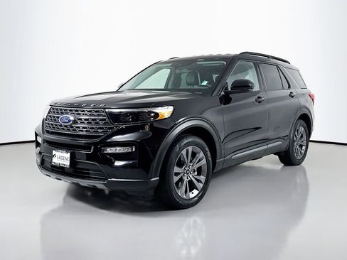 Used 2022 Ford Explorer XLT w/ Equipment Group 202A image 1